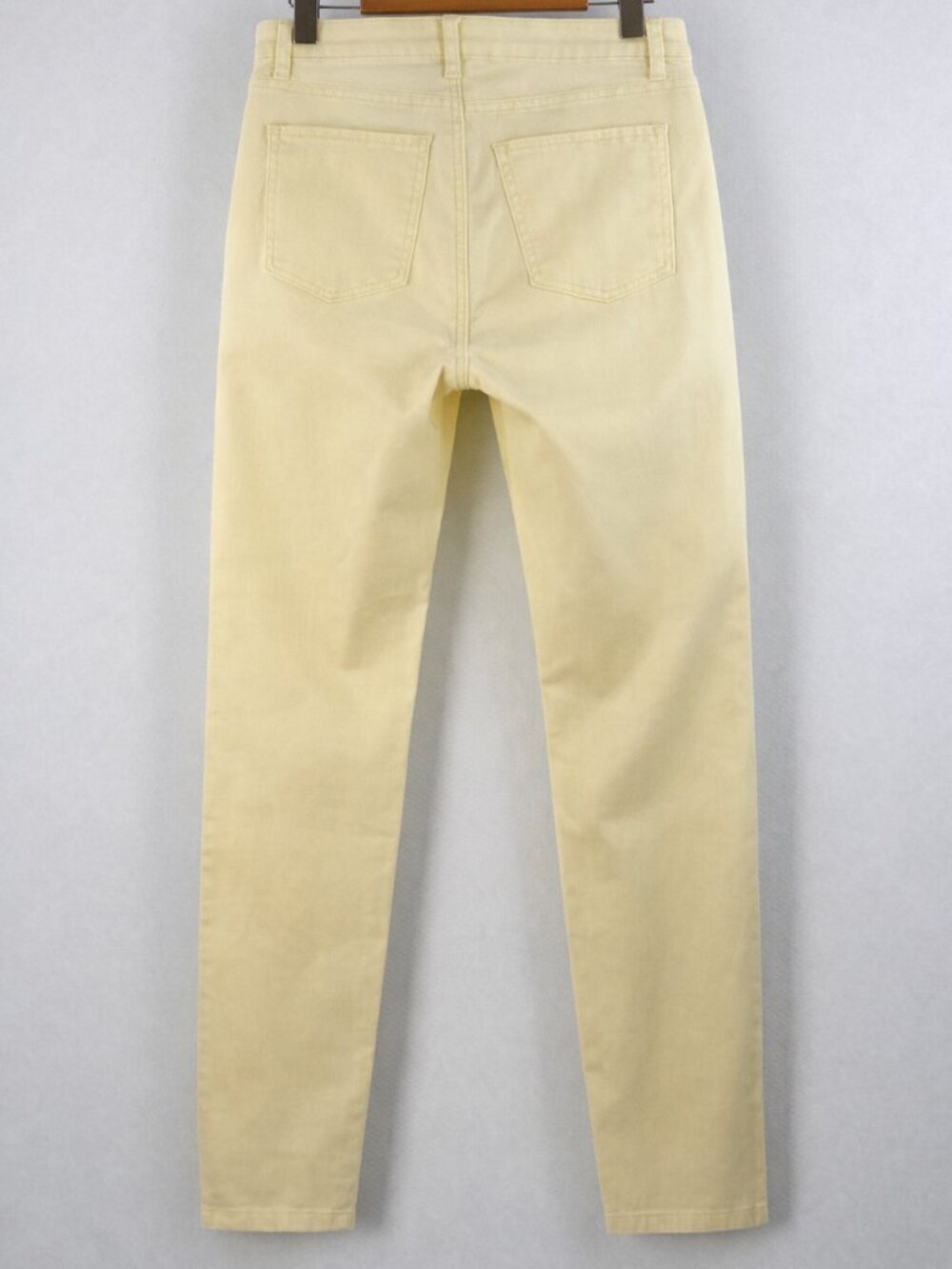 Soft Yellow Stretch Mid Rise Straight Leg Jeans - Size 6 - FDJ - NWT - Picture 4 of 12
